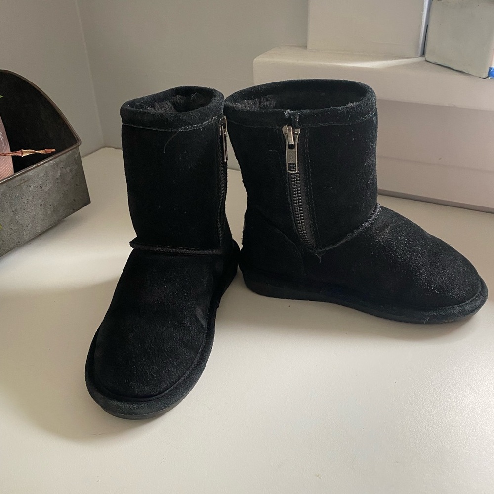 Bearpaw toddler 9 fur lined boots